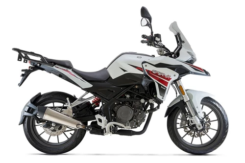 1. Benelli TRK 251 2020 (giá: 3.960 euro).