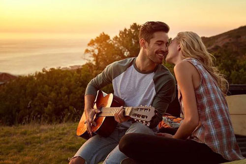 Không có tiêu chuẩn cố định để đánh giá 1 người đàn ông tốt, nhưng hãy chắc chắn chàng trai của bạn có những đặc điểm này