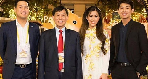 Gia đình Tiên Nguyễn ủng hộ thêm 30 tỷ đồng