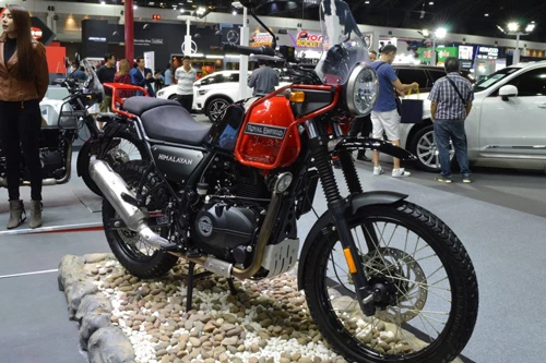 6. Royal Enfield Himalayan Red 2020 (giá: 4.999 USD).