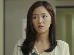 Cả nhà đang ăn sáng thì bỗng có chiếc xe đến đổ ụp cả đống quần áo, đồ đạc xuống sân nhà, khi biết lí do mẹ chồng tôi ngất xỉu ngay tại chỗ