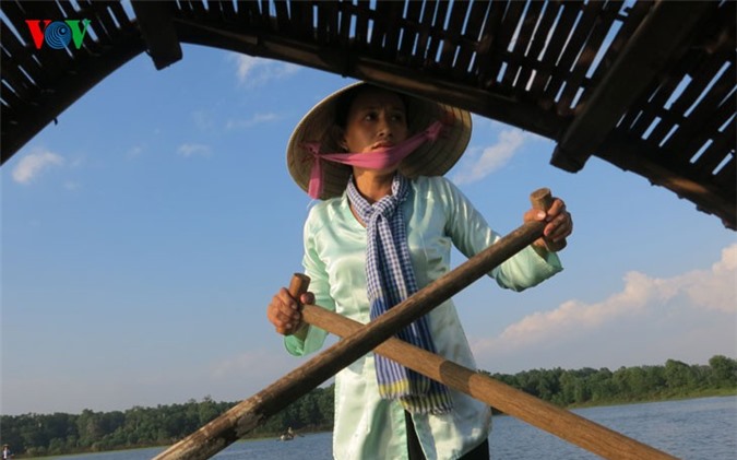 thiếu nữ miền tây duyên dáng trên chợ nổi đồng mô hình 6 thieu nu mien tay duyen dang tren cho noi dong mo hinh 6