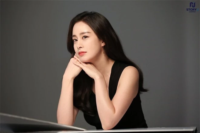 kim tae hee: bieu tuong nhan sac vuot thoi gian cua man anh han  hinh 7