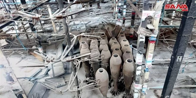 Phát hiện xưởng sản xuất vũ khí cực lớn của phiến quân ở Syria - ảnh 1