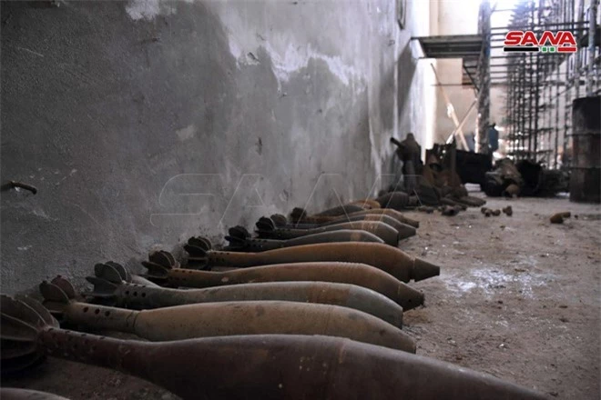 Phát hiện xưởng sản xuất vũ khí cực lớn của phiến quân ở Syria - ảnh 10