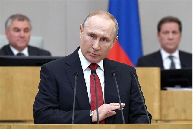Tổng thống Putin: “Sa hoàng chỉ ra lệnh, còn tôi vẫn làm việc” - 1