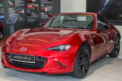 Cận cảnh Mazda MX-5 RF 2020 - thiết kế lạ, vận hành thú vị