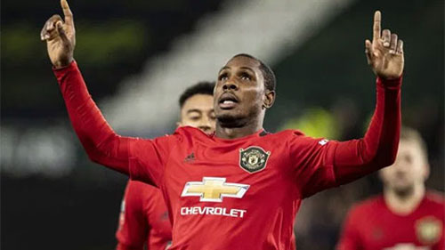 Hé lộ tiền thưởng béo bở của Ighalo tại M.U