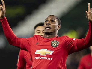 Hé lộ tiền thưởng béo bở của Ighalo tại M.U