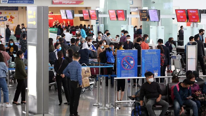 Lượng hành khách đến sân bay Nội Bài ngày 20/3 tăng đột biến.
