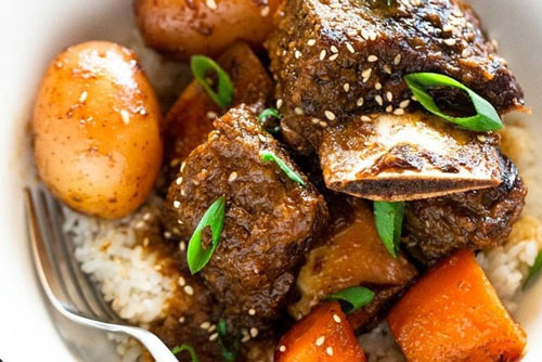 Hướng dẫn cách làm món sườn bò hầm củ quả lạ miệng, thơm ngon khó cưỡng