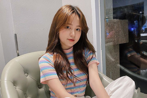 'Hot girl 1,52 m' bức xúc vì bị nói tiếp xúc khách Anh mắc Covid-19