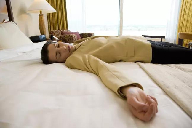 Nhận hơn 1.800 USD chỉ để nằm ngủ