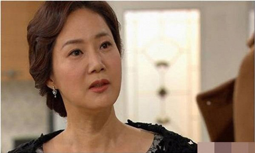 Mẹ chồng ngày nào cũng đi nói xấu con dâu, hối hận khi bị phát hiện sự thật