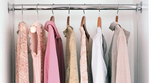 6 tuyệt chiêu giúp quần áo luôn thẳng nếp mà không cần đến bàn là, bà nội trợ nào cũng nhất định phải biết