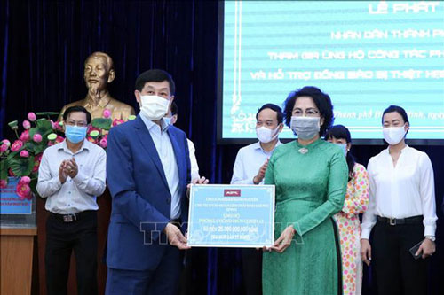 TP.HCM phát động ủng hộ phòng chống dịch COVID-19 và hạn mặn