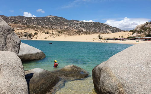 Khám phá Ninh Thuận nguyên sơ đẹp như pha lê trong cát