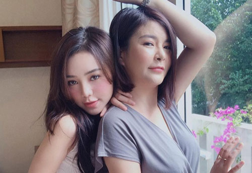 Quỳnh Kool: “Cầm cốc nước chuẩn bị hắt vào mặt NSƯT Kim Oanh, tôi run vô cùng”