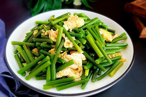 Loại rau này xào với trứng giúp tăng cường sức đề kháng, chống ngán hiệu quả cho bữa cơm chiều