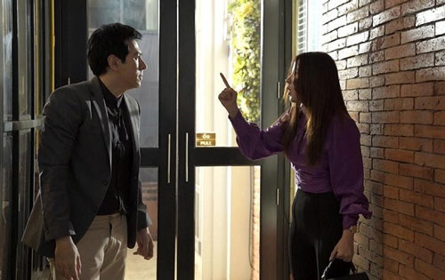 Chồng mua nhà 4 tầng đón bồ về ở, vợ ngấm ngầm "hành động" mà vẫn khiến 2 kẻ phản bội sợ tím tái mặt mày với màn đánh ghen không "tiếng động"