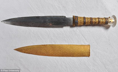 Kiếm của người cổ đại sử dụng sắt từ thiên thạch