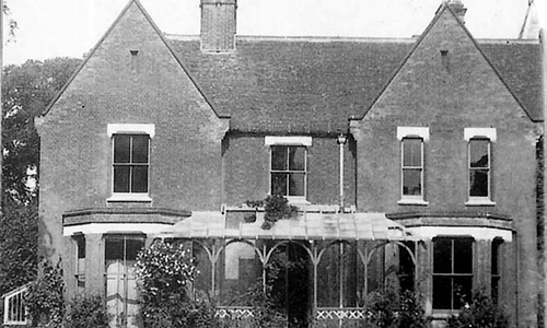 Câu chuyện kì bí về ba hồn ma đáng sợ nhất thế giới