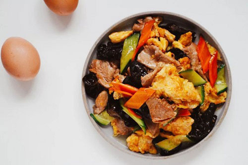 Luộc thịt đã chán, hãy đem xào với trứng theo công thức đơn giản, vừa lạ miệng lại thơm ngon gấp nhiều lần