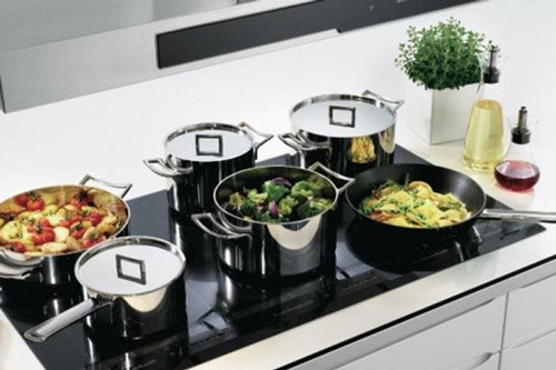 Hóa ra những dụng cụ nhà bếp quen thuộc này lại gây hại cho sức khỏe của bạn