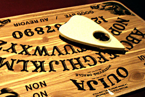 Vén bức màn bí ẩn đằng sau tấm "bảng gọi hồn"... khiến ai cũng sợ