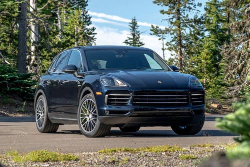 6. Porsche Cayenne E-Hybrid.