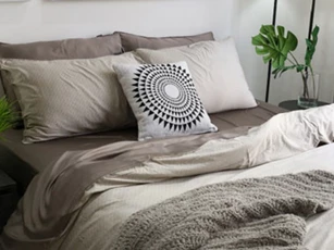 Mẹo giặt sạch chăn ga gối mà không cần dùng nước tẩy