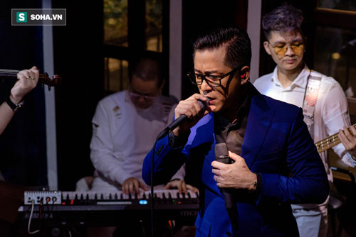 Liveshow "không có khán giả" của Tuấn Hưng, Quang Hà giữa dịch Covid-19