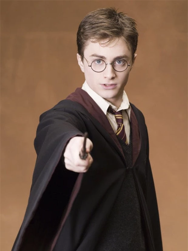 Daniel Radcliffe đổ lỗi vì Harry Potter quá hot biến anh thành kẻ nghiện rượu, đóng bao nhiêu phim cũng mãi vô danh - Ảnh 1.