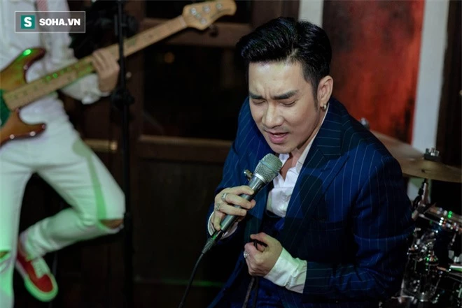 Liveshow không có khán giả của Tuấn Hưng, Quang Hà giữa dịch Covid-19 - Ảnh 9.