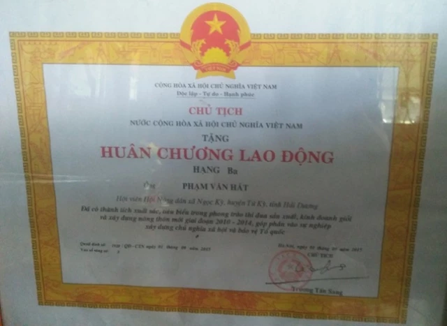 Năm 2015 anh Phạm Văn Hát vinh dự được Chủ tịch nước tặng thưởng Huân chương Lao động hạng 3.