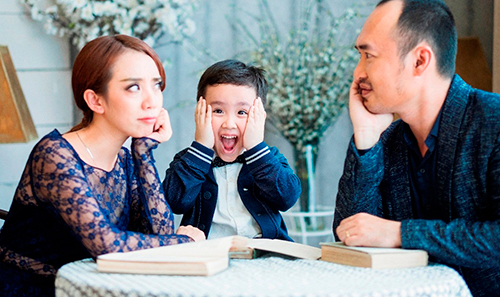 Vừa đăng ảnh nịnh vợ, Tiến Luật đã bị Thu Trang bóc mẽ "đừng xin xỏ gì nữa, quá mệt mỏi"