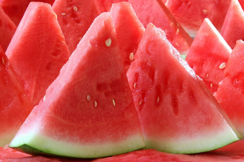 Bổ dưa hấu thấy có dấu hiệu này hãy vứt ngay lập tức kẻo rước ung thư vào người