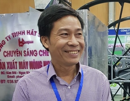 Nhà sáng chế không bằng cấp xuất khẩu hàng chục máy nông nghiệp/năm