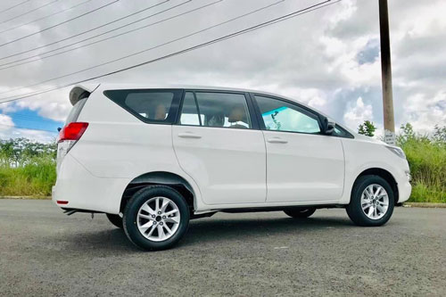 Toyota Innova. Toyota Hiroshima Tân Cảng - HT.