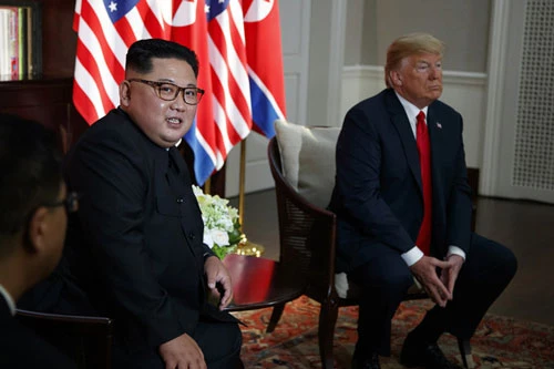 Chủ tịch Triều Tiên Kim Jong-un và Tổng thống Mỹ Donald Trump. (Ảnh: AP)