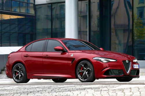 1. Alfa Romeo Giulia Quadrifoglio.