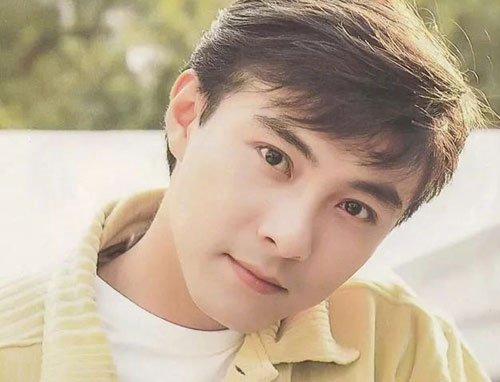 Dân tình mê mẩn với loạt ảnh nam thần màn ảnh thời trẻ của Trương Vệ Kiện 