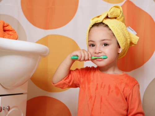 Sai lầm nghiêm trọng của mẹ khi cho trẻ đánh răng cần bỏ ngay