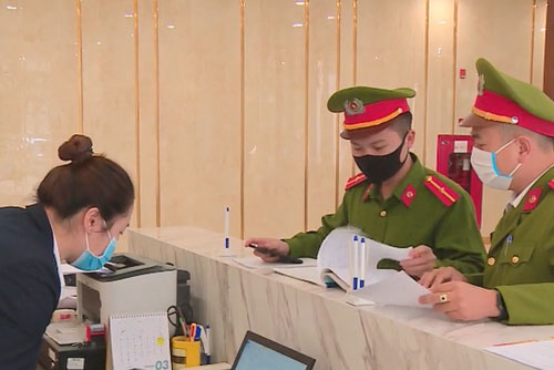 Bộ trưởng Bộ Công an yêu cầu “đi từng ngõ, gõ từng nhà” rà soát, phòng tránh dịch lây lan