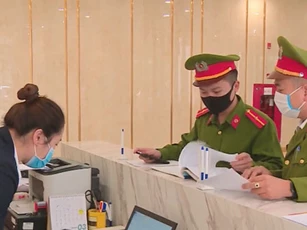 Bộ trưởng Bộ Công an yêu cầu “đi từng ngõ, gõ từng nhà” rà soát, phòng tránh dịch lây lan