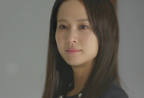 Thấy chồng nói đi công tác nhưng lại ghé con hẻm nhỏ, tôi theo dõi thì bắt gặp cảnh tượng điếng người và câu nói khiến anh run sợ