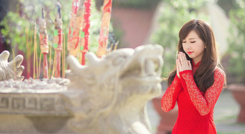 Mùng 1 sớm mai, mùng 2 đầu tháng: Muốn thần Tài "mở túi" ban lộc cứ làm theo cách này, cả tháng có thể gặp may