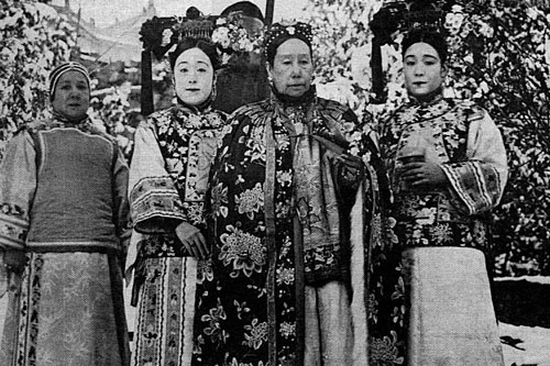 B&#x1EEF;a ti&#x1EC7;c &#x201C;v&#xE0;ng r&#xF2;ng&#x201D; c&#x1EE7;a T&#x1EEB; Hy Th&#xE1;i h&#x1EAD;u c&#xF3; g&#xEC; &#x111;&#x1EB7;c bi&#x1EC7;t?