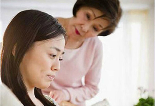 Mẹ chồng bắt tôi bỏ thai khi biết đó là con gái