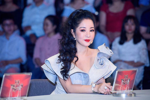 Thúy Nga hủy show vì câu nói của NSND Hồng Vân, bị đoàn phim "giận và chửi rất nhiều"